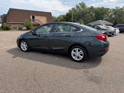 Used 2018 Chevrolet Cruze LT w/ Convenience Package FWD image 8