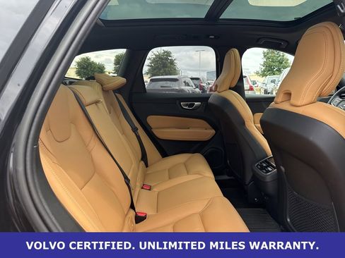 Used 2023 Volvo XC60 B5 Ultimate w/ Climate Package FWD image 14