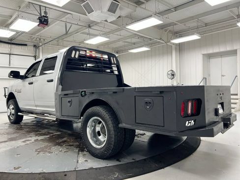 Used 2018 RAM 3500 Tradesman w/ Chrome Appearance Group AWD/4WD image 4