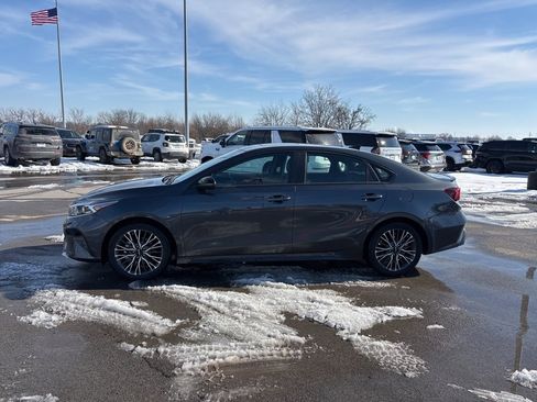 Used 2023 Kia Forte GT-Line w/ GT-Line Premium Package image 6