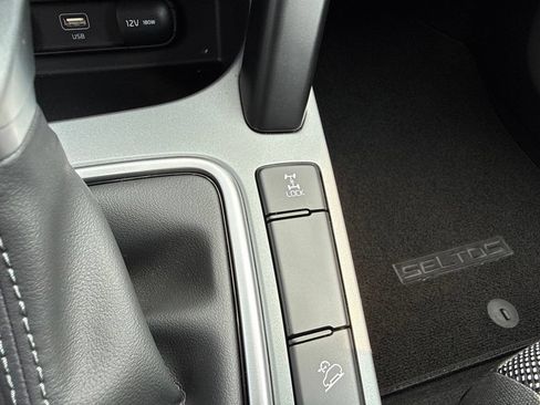 Certified 2024 Kia Seltos LX AWD/4WD image 32