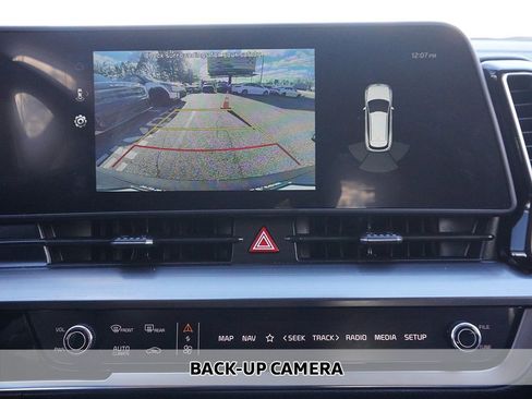 Used 2025 Kia Sportage EX image 6