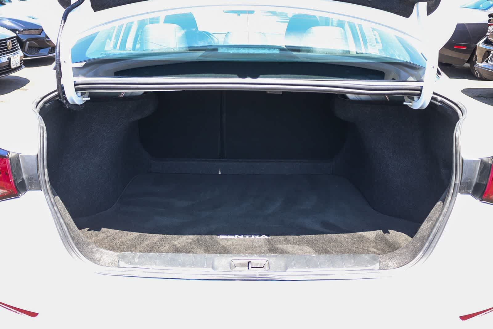 Used 2024 Nissan Sentra SV FWD image 25