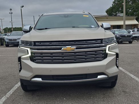 Used 2021 Chevrolet Suburban Premier image 3