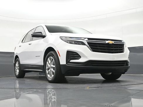 Used 2023 Chevrolet Equinox LS FWD image 30