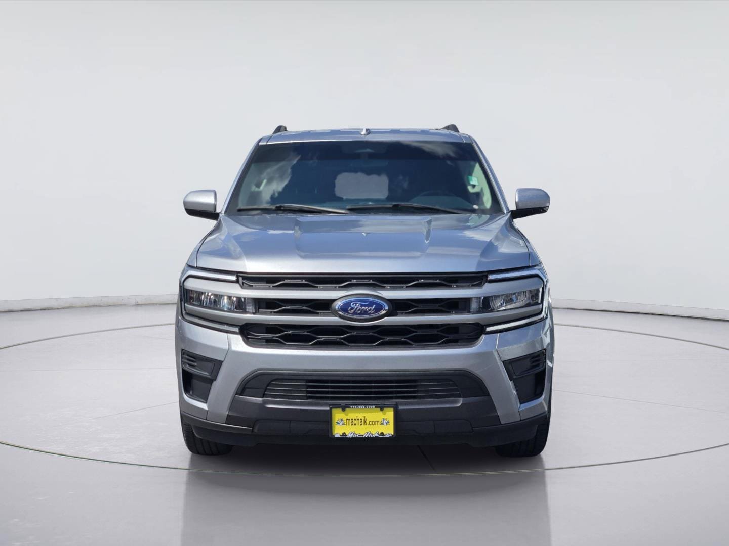 Used 2024 Ford Expedition XLT RWD image 2