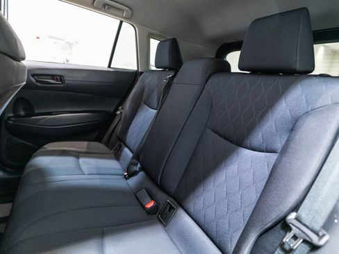 Used 2025 Toyota Corolla Cross LE FWD image 28