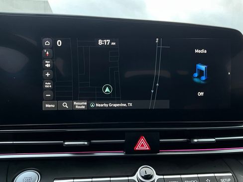 Used 2025 Hyundai Elantra Limited image 29