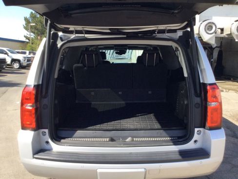 Used 2017 Chevrolet Suburban LT image 14