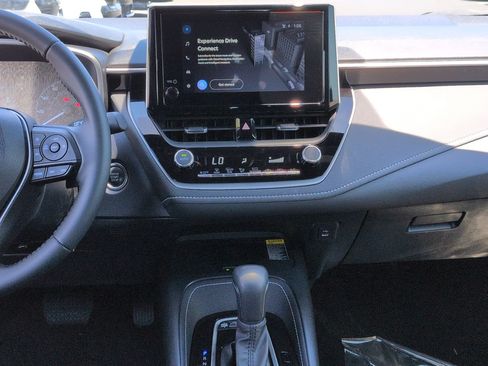 Used 2025 Toyota Corolla SE w/ SE Package FWD image 28