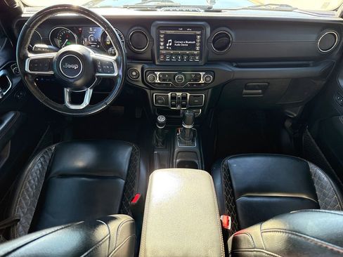 Used 2021 Jeep Wrangler Unlimited Sahara image 12