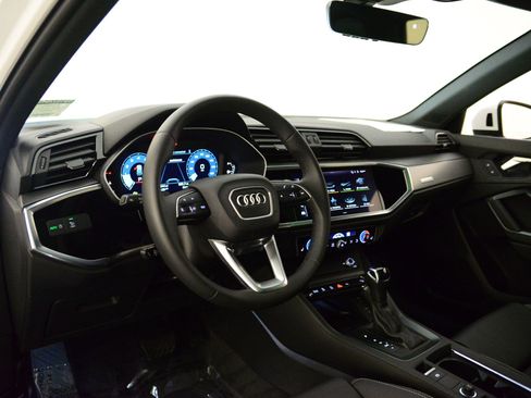 Certified 2025 Audi Q3 2.0T Premium w/ Convenience Package image 27