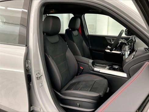 Used 2026 Mercedes-Benz GLB 35 AMG 4MATIC image 6