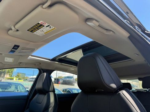 Used 2023 Nissan Ariya FWD image 17