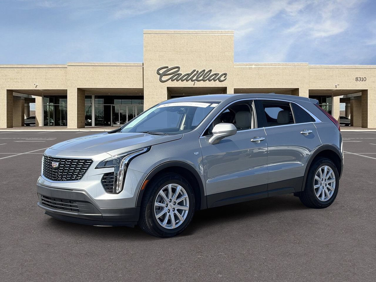 Certified 2023 Cadillac XT4 Luxury w/ Driver Awareness Package FWD image 33