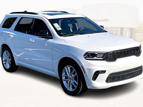 Used 2023 Dodge Durango GT image 3