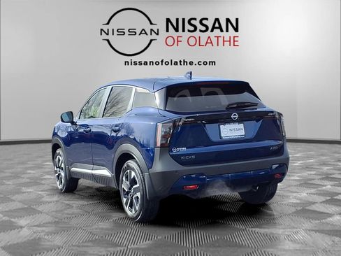 Used 2025 Nissan Kicks SV image 3
