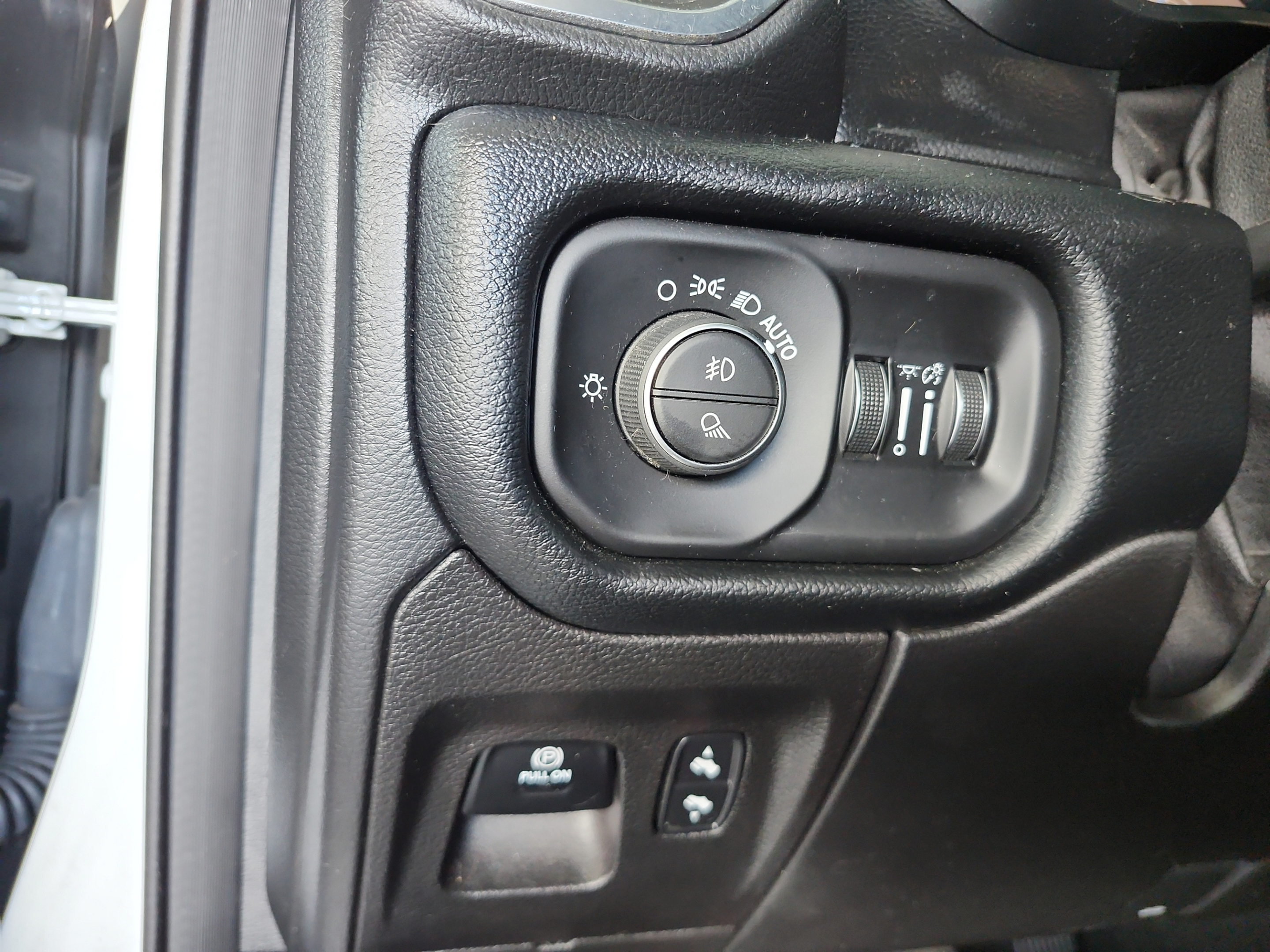 Used 2021 RAM 1500 Laramie w/ Night Edition AWD/4WD image 14
