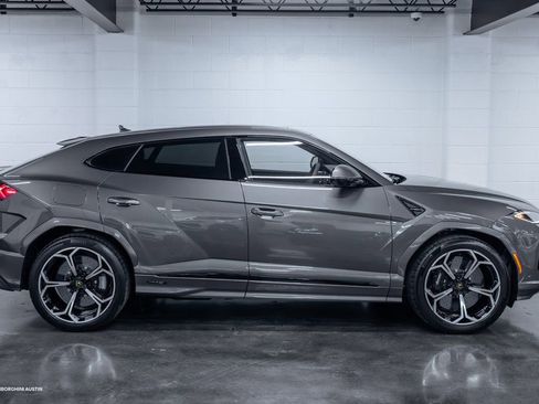 Used 2025 Lamborghini Urus Performante AWD/4WD image 18
