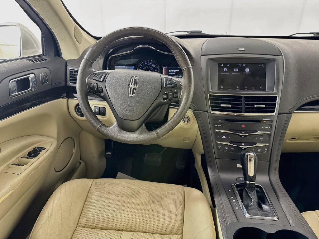 Used 2019 Lincoln MKT AWD image 27