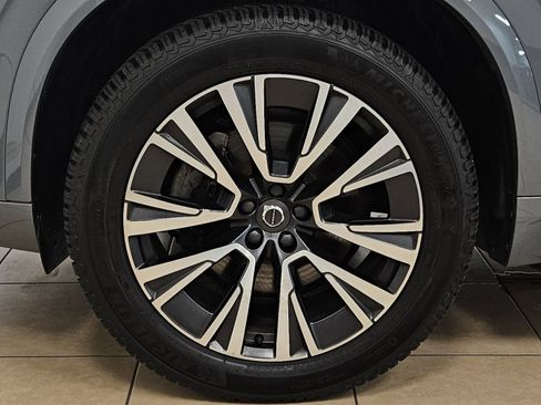 Used 2022 Volvo XC90 T6 Momentum w/ Climate Package image 38