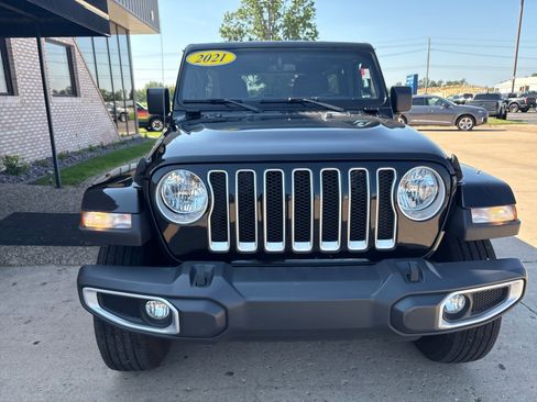 Used 2021 Jeep Wrangler Unlimited Sahara w/ Uconnect 4C Nav & Sound Group image 6