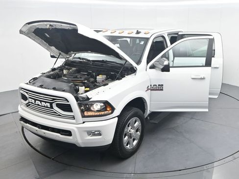 Used 2018 RAM 2500 Laramie w/ Sport Appearance Group AWD/4WD image 40