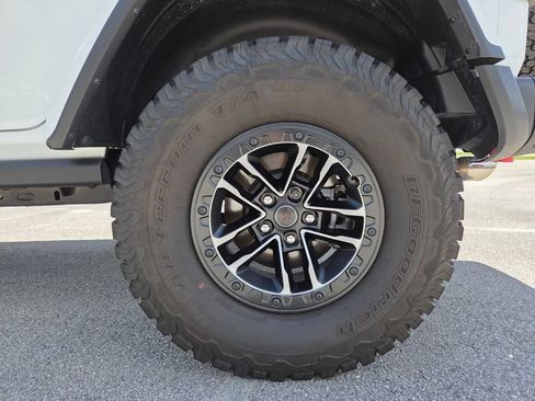 Used 2025 Jeep Wrangler Unlimited Rubicon AWD/4WD image 21