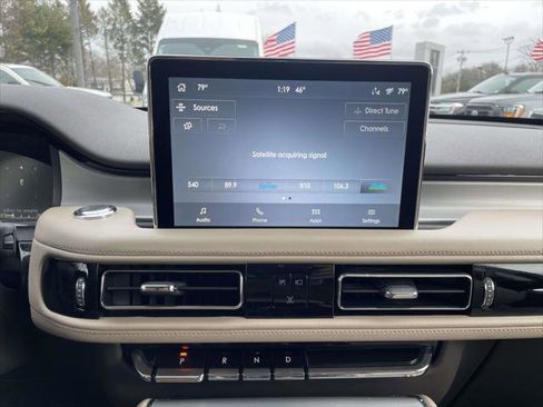 Used 2023 Lincoln Aviator Standard image 25