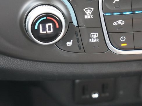 Used 2018 Chevrolet Traverse LT FWD image 35