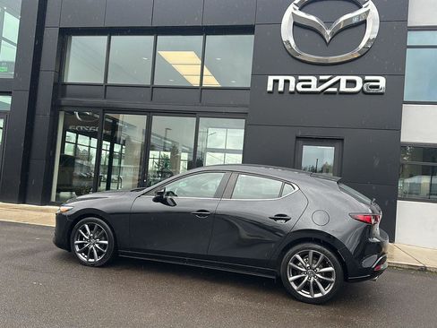 Used 2019 MAZDA MAZDA3 BASE image 2