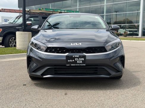 Used 2023 Kia Forte LXS FWD image 2