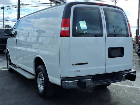 Used 2024 Chevrolet Express 2500 w/ Driver Convenience Package image 5