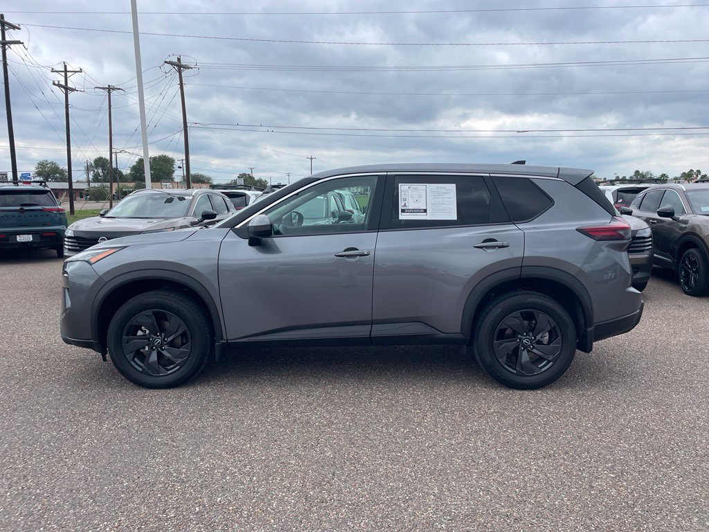 Certified 2026 Nissan Rogue SV FWD image 5