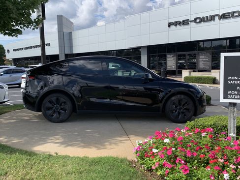 Used 2025 Tesla Model Y Long Range RWD image 16