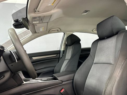 Used 2021 Honda Accord Hybrid image 5