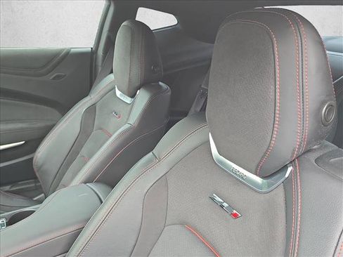 Used 2022 Chevrolet Camaro ZL1 RWD image 19