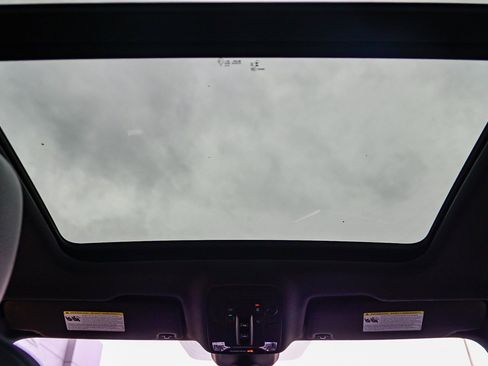 Used 2025 Audi Q3 2.0T Premium w/ Convenience Package image 17