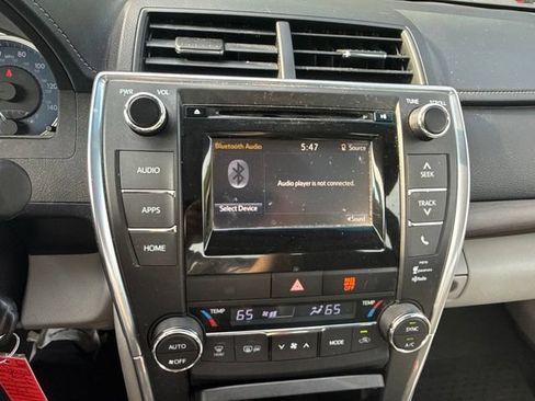 Used 2015 Toyota Camry XLE FWD image 11