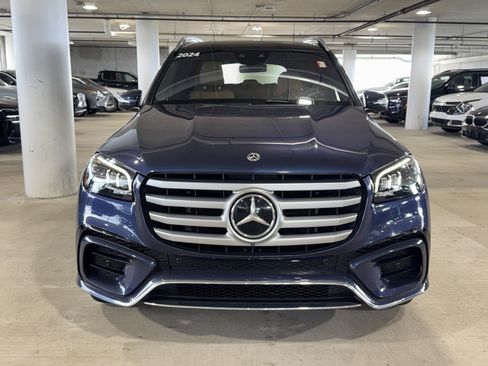 Used 2024 Mercedes-Benz GLS 580 4MATIC image 3