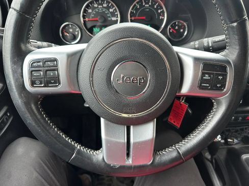 Used 2016 Jeep Wrangler Unlimited Sport AWD/4WD image 3