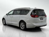 Used 2018 Chrysler Pacifica Touring-L Plus w/ Advanced Safetytec Group image 3