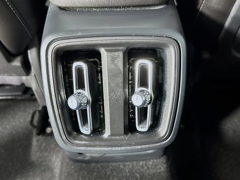 Used 2023 Volvo XC40 B4 Plus w/ Driver Assist Package image 27