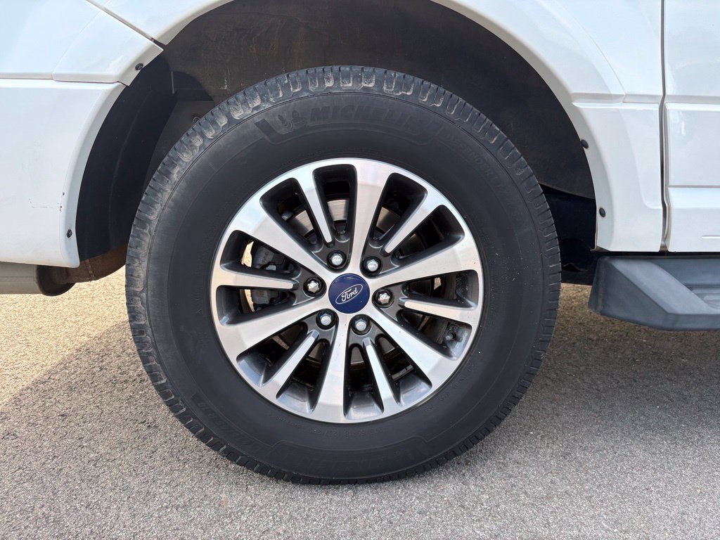 Used 2016 Ford Expedition EL XLT w/ Equipment Group 202A RWD image 33