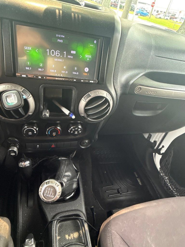Used 2013 Jeep Wrangler Sport w/ Connectivity Group AWD/4WD image 24