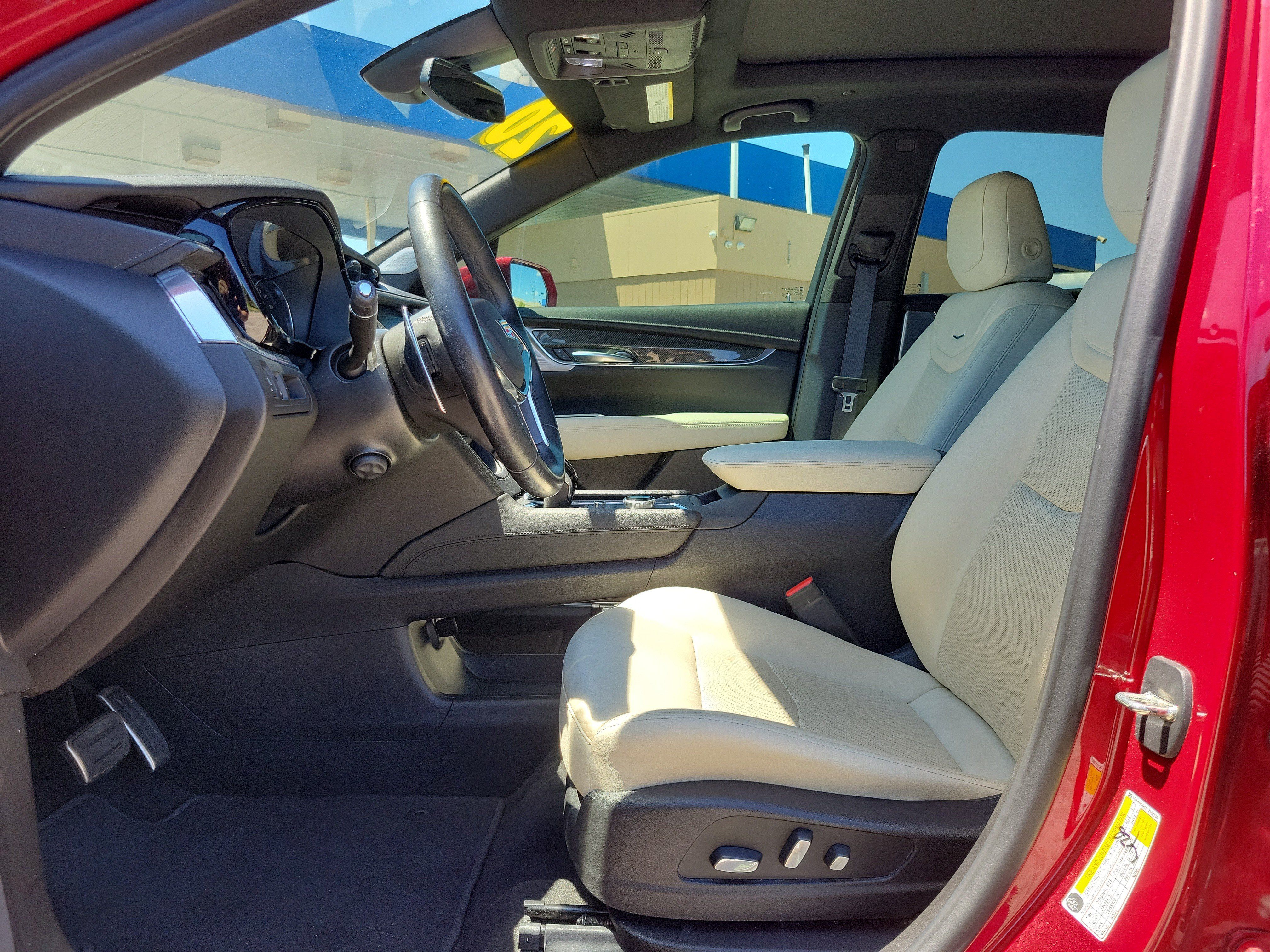 Used 2020 Cadillac XT5 Sportv AWD/4WD image 12