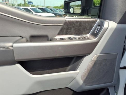 New 2025 Ford F250 XLT w/ Black Appearance Package image 5