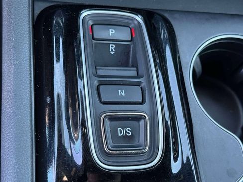 Used 2023 Honda Pilot Sport image 25