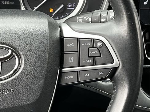 Used 2022 Toyota Highlander XSE image 14