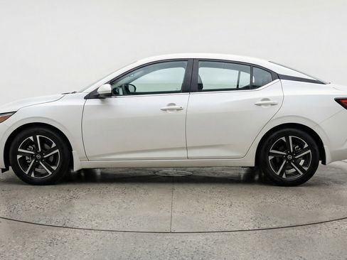 Used 2025 Nissan Sentra SV image 5